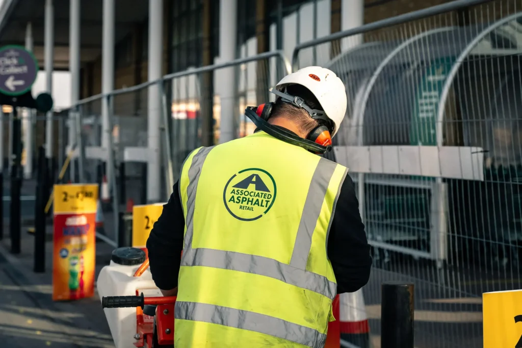 Associated asphalt worker_3